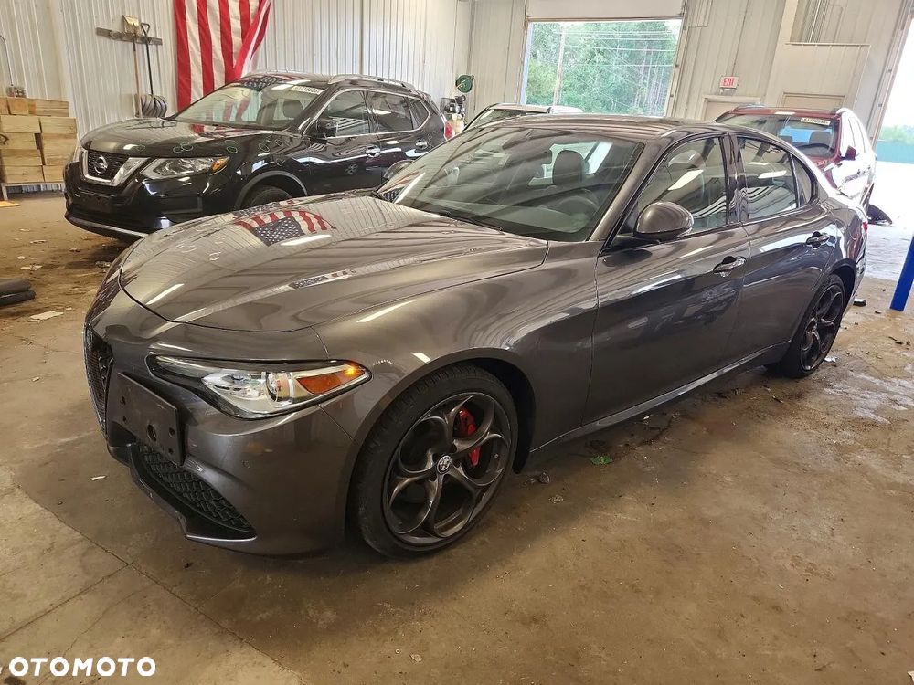Alfa Romeo Giulia 2.0 Turbo 16V AT8-Q4 Ti - 1