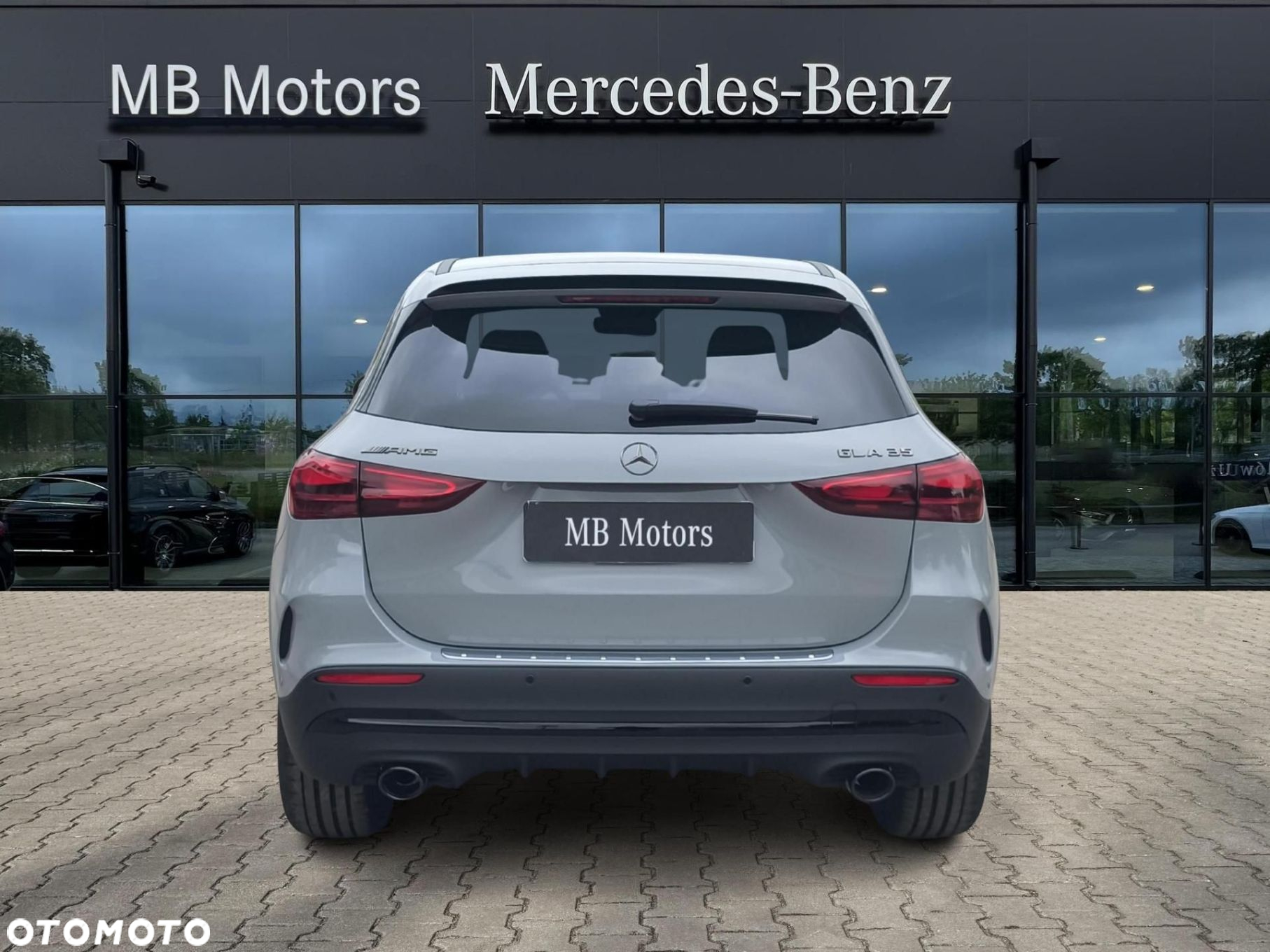 Mercedes-Benz GLA - 8