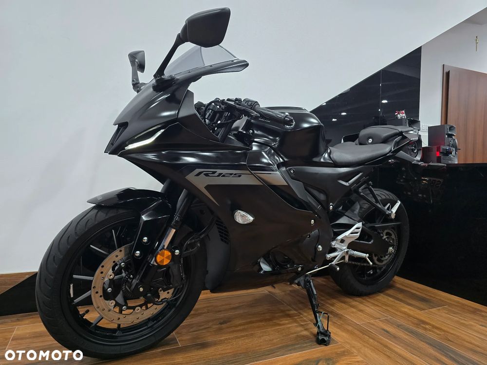 Yamaha YZF - 33