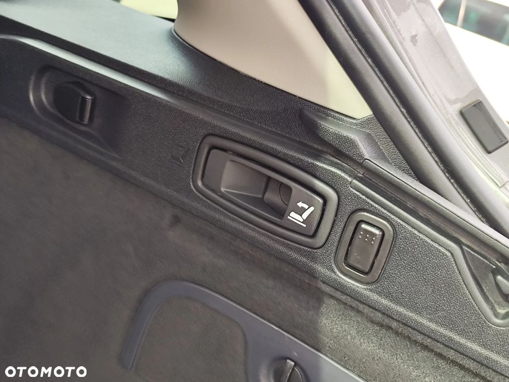 Renault Laguna dCi 150 FAP Start-Stop Bose Edition - 34