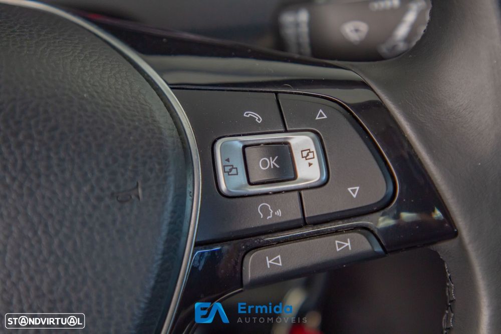 VW Golf 1.6 TDi Confortline DSG - 41