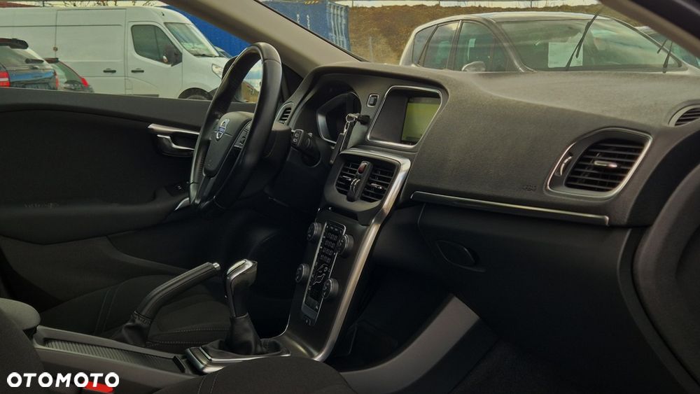 Volvo V40 T3 Momentum - 20