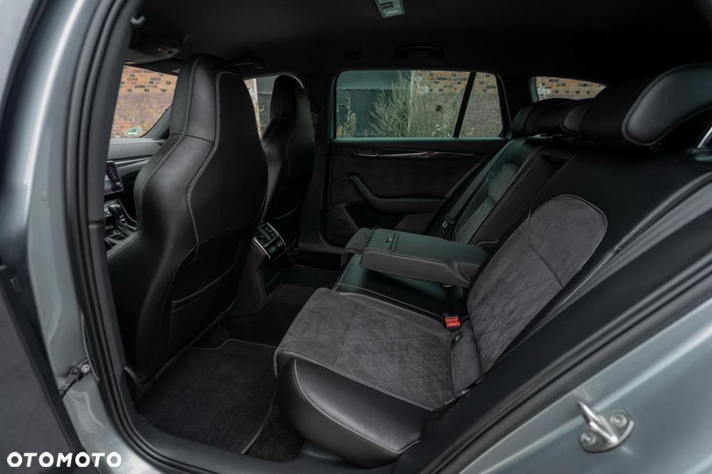 Skoda Superb 1.5 TSI Sportline DSG - 32