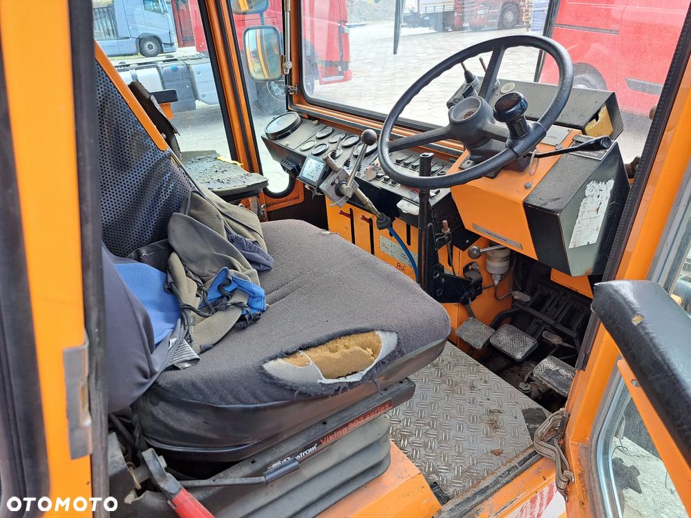 POJAZD SPRZĄTAJĄCY ZAMIATARKA - 8