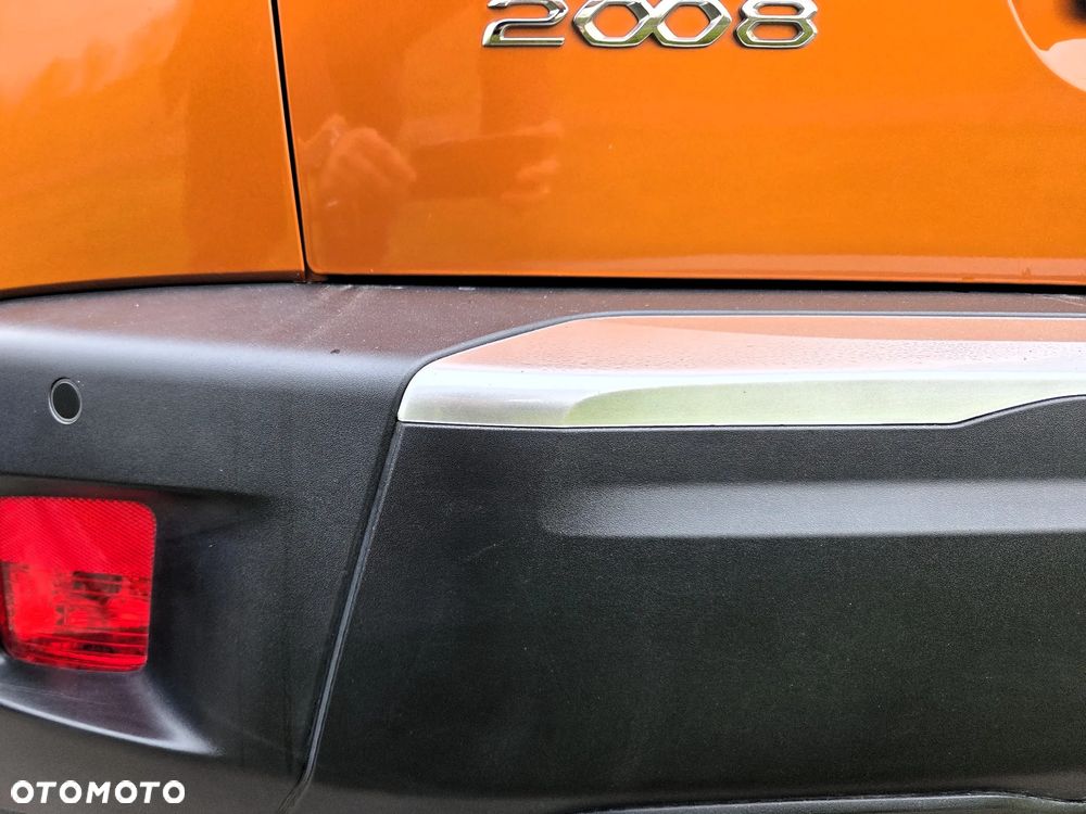 Peugeot 2008 PureTech 100 Allure S&S BVM6 - 13