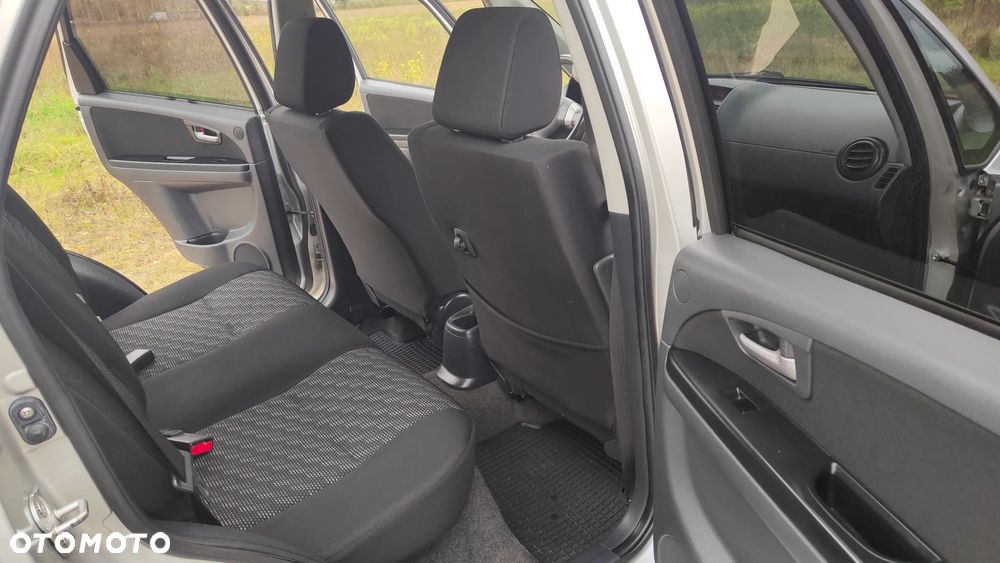 Suzuki SX4 1.6 GS / Premium - 40