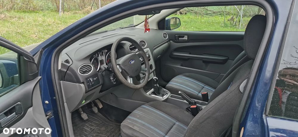 Ford Focus 1.4 Trend - 8