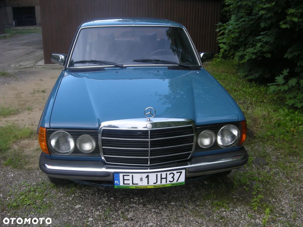 Mercedes-Benz W123 - 2
