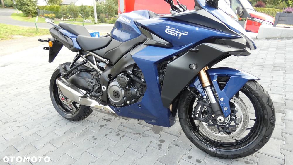 Suzuki GSX - 2