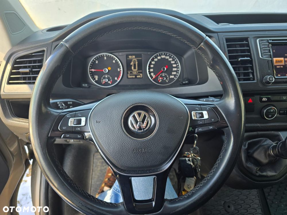 Volkswagen Caravelle - 17