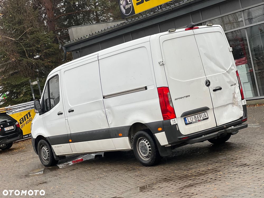 Mercedes-Benz Sprinter - 12