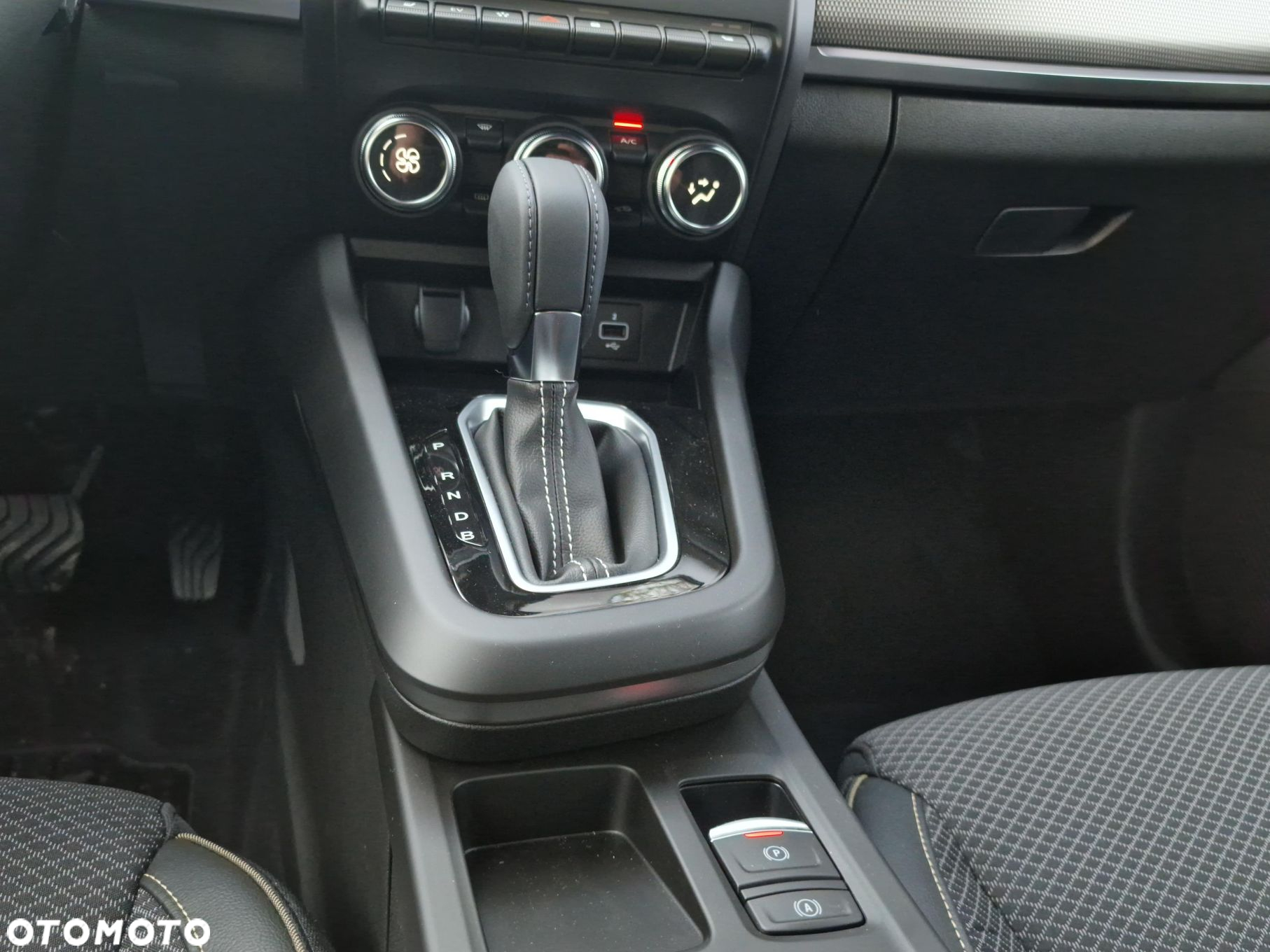 Renault Arkana 1.3 TCe mHEV Techno EDC - 25