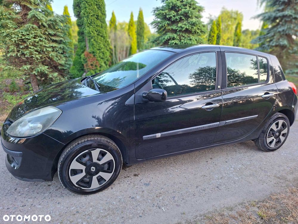 Renault Clio - 1