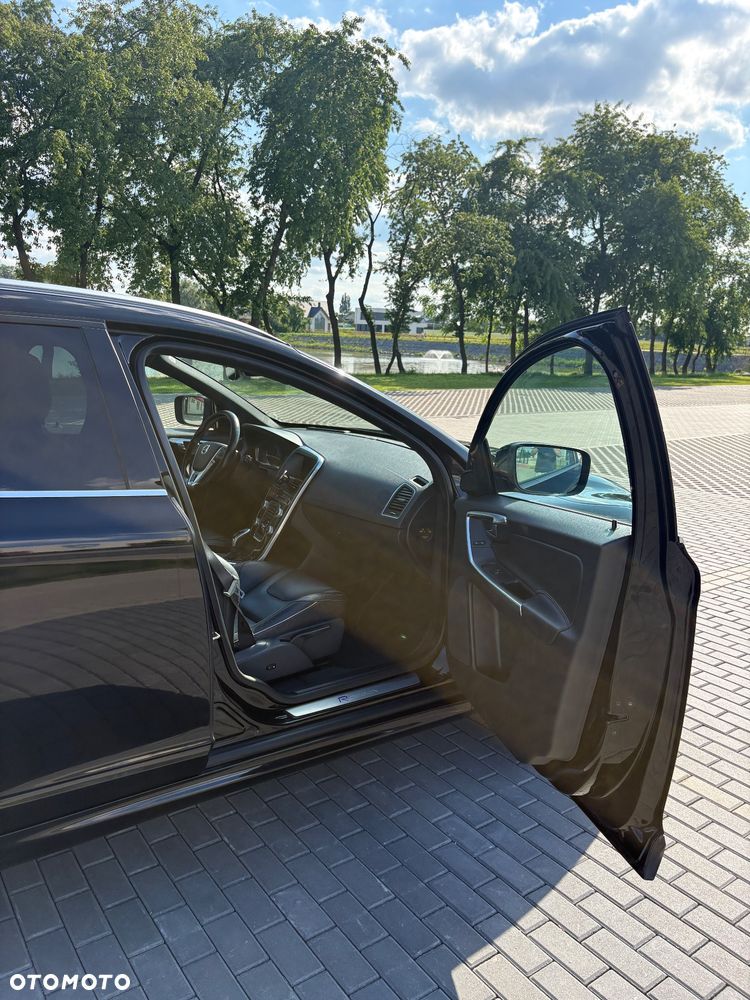 Volvo XC 60 D4 Drive-E R-Design Momentum - 33
