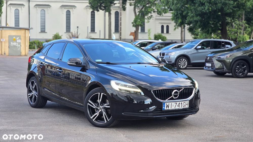 Volvo V40 T4 Drive-E Momentum - 1