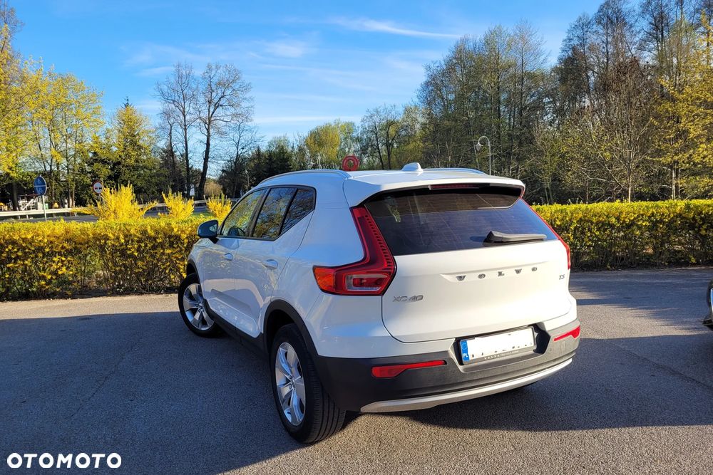 Volvo XC 40 T3 Momentum Pro - 4