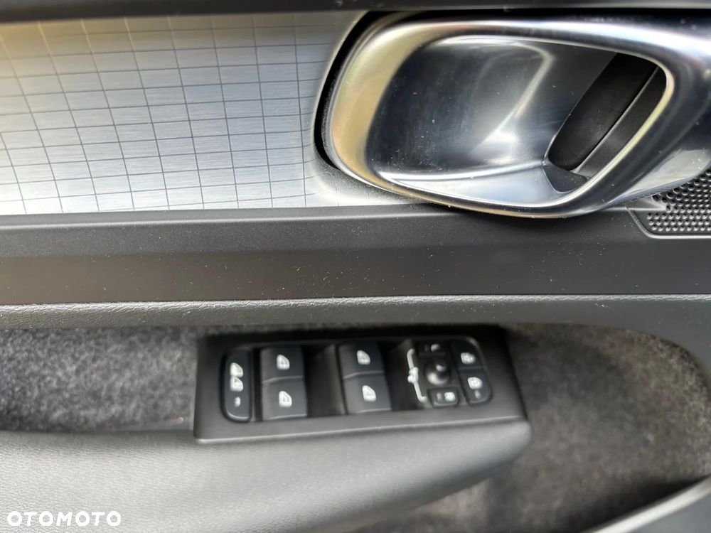 Volvo XC 40 T3 Momentum - 15