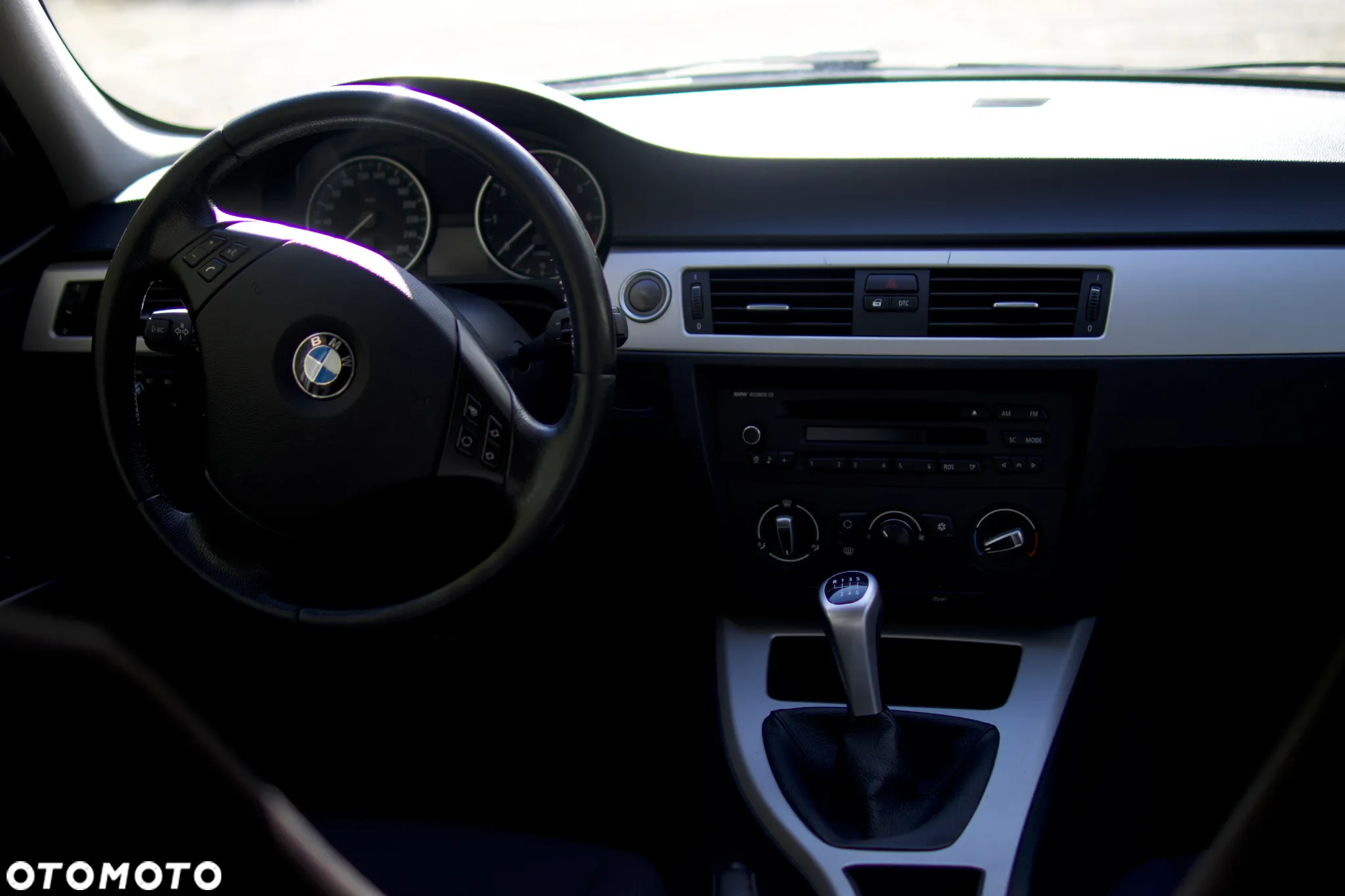 BMW Seria 3 318i Touring - 17