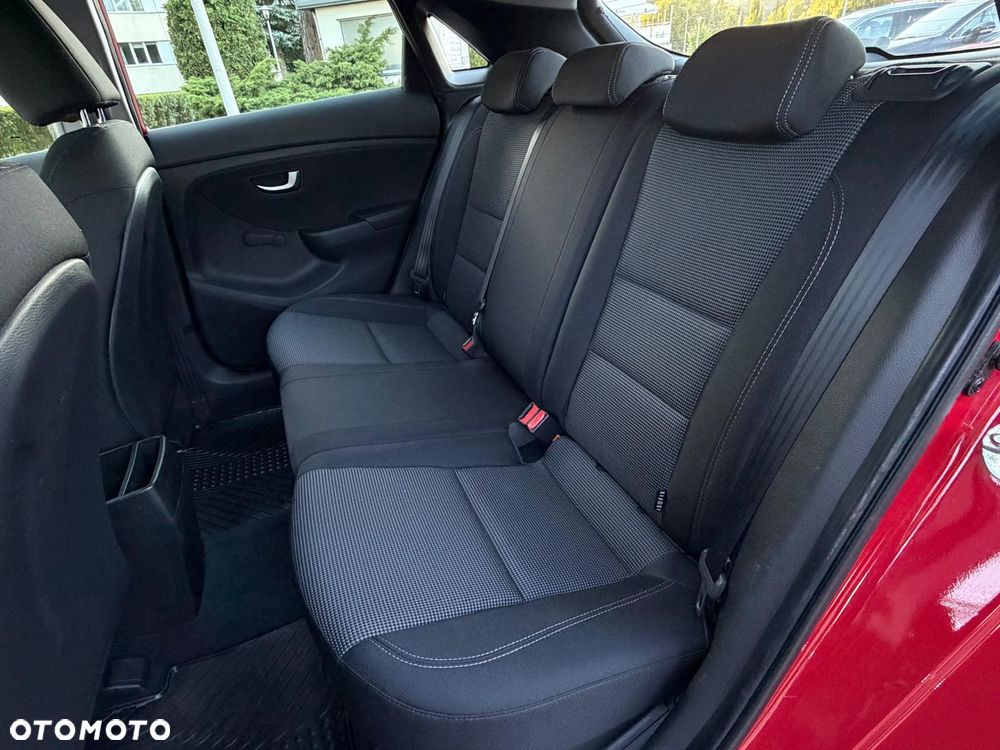 Hyundai i30 1.4 Trend - 24