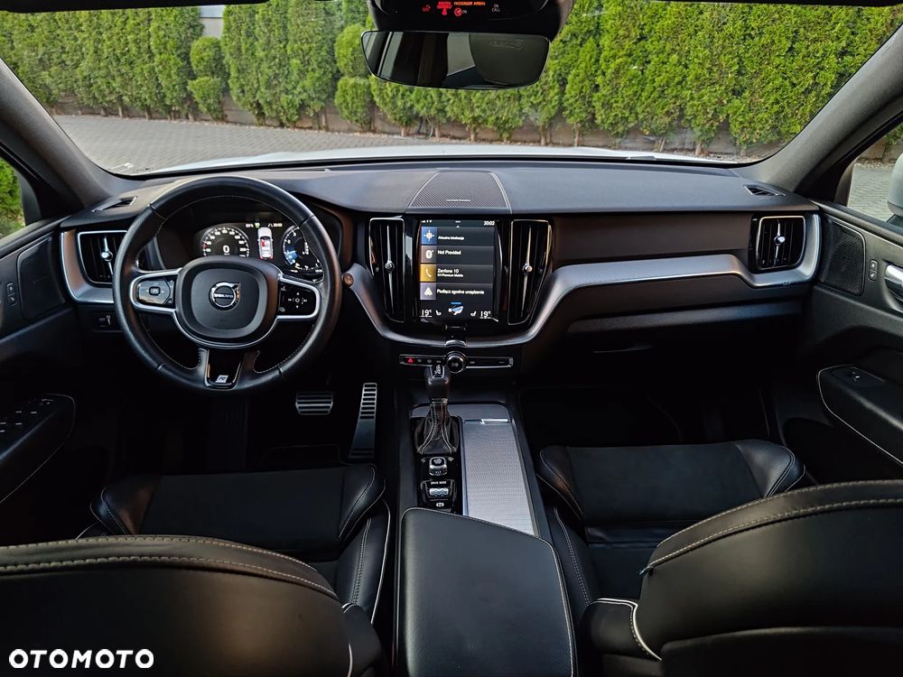 Volvo XC 60 T5 R-Design - 26