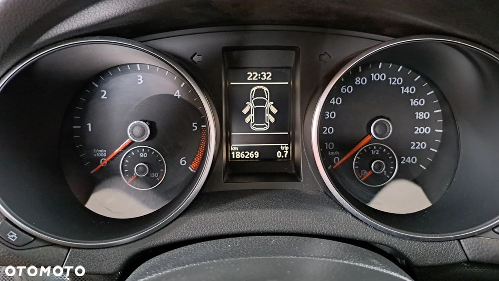 Volkswagen Golf 2.0 TDI DPF BlueMotion Technology Comfortline - 27