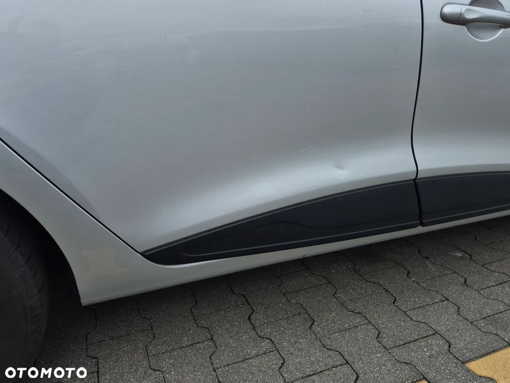 Renault Clio 1.2 16V Alize - 9