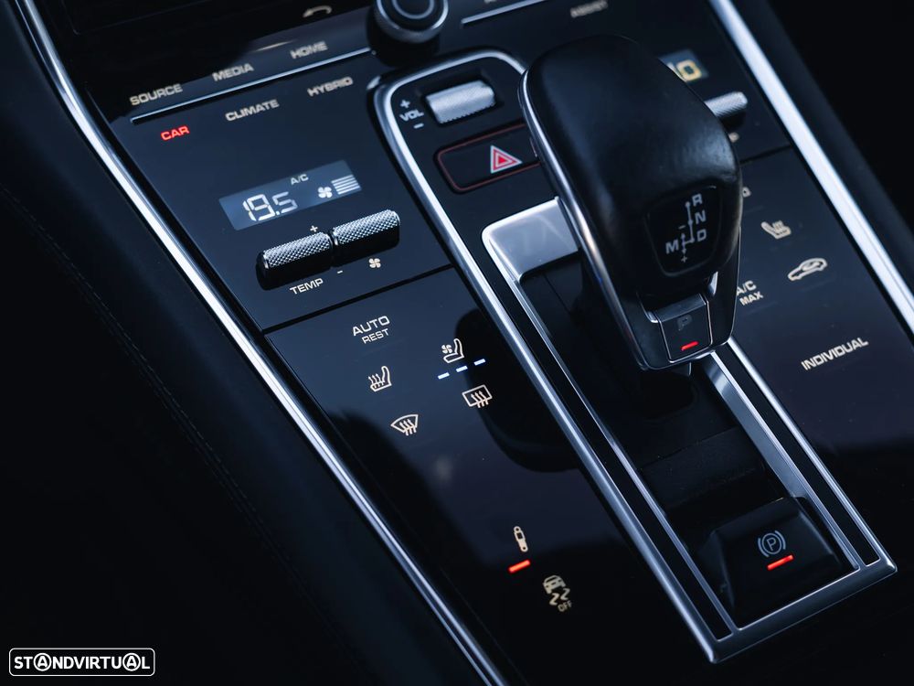 Porsche Panamera Sport Turismo Turbo S E-Hybrid - 30
