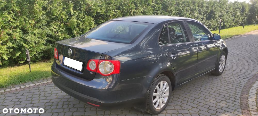 Volkswagen Jetta - 7