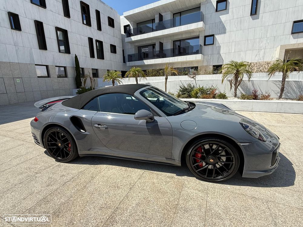 Porsche 911 (991) Turbo Cabriolet - 11
