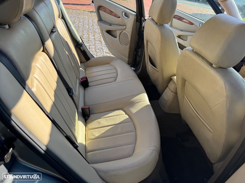 Jaguar X-Type 2.0 D Executive - 12