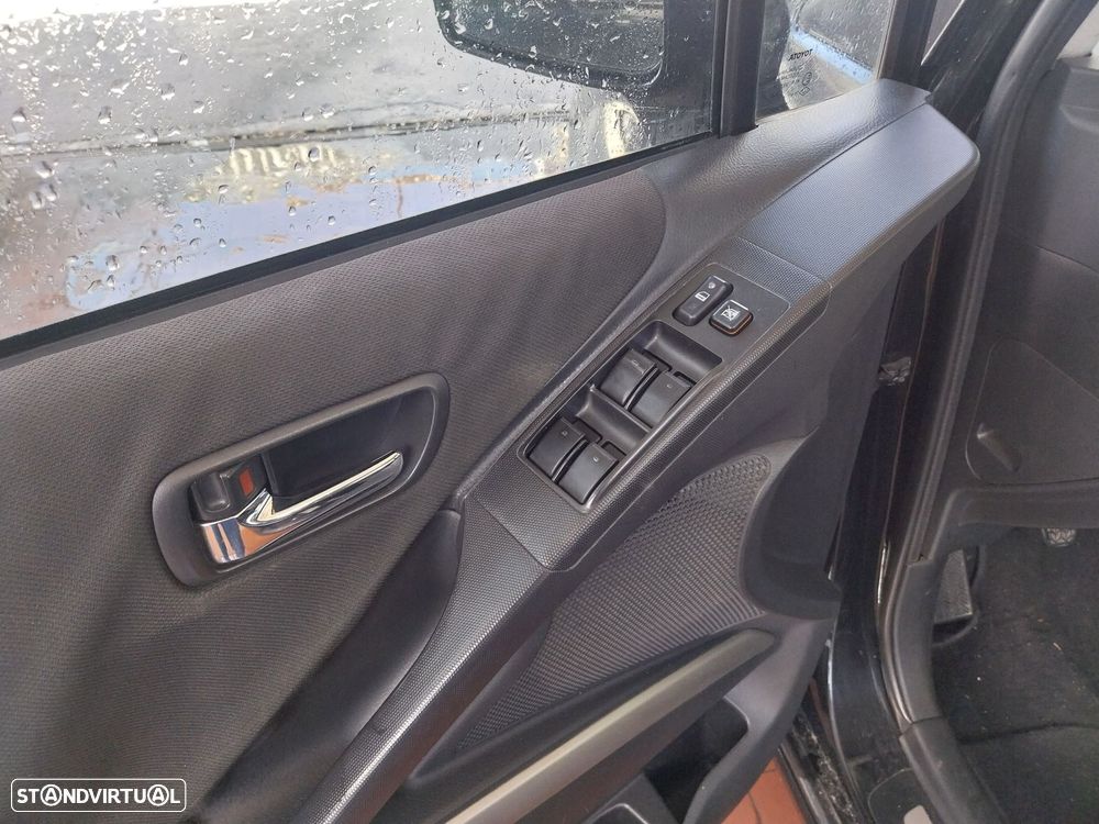 Toyota Corolla Verso 2.2 D-4D Sol i-Motion - 4