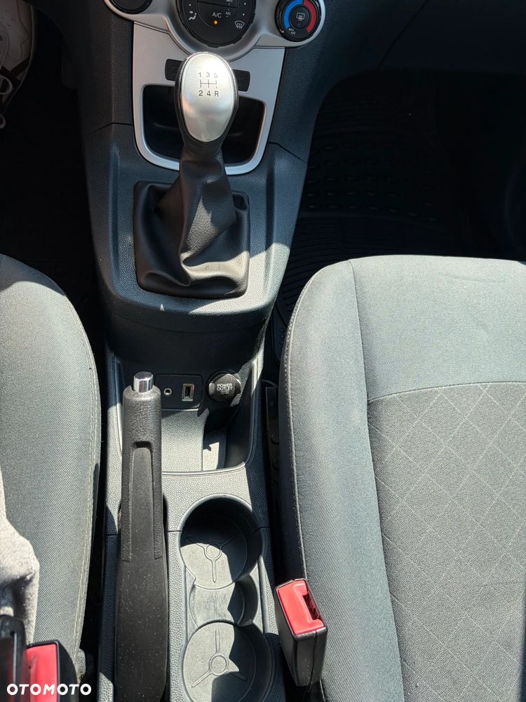 Ford Fiesta 1.25 Ambiente EU5 - 12