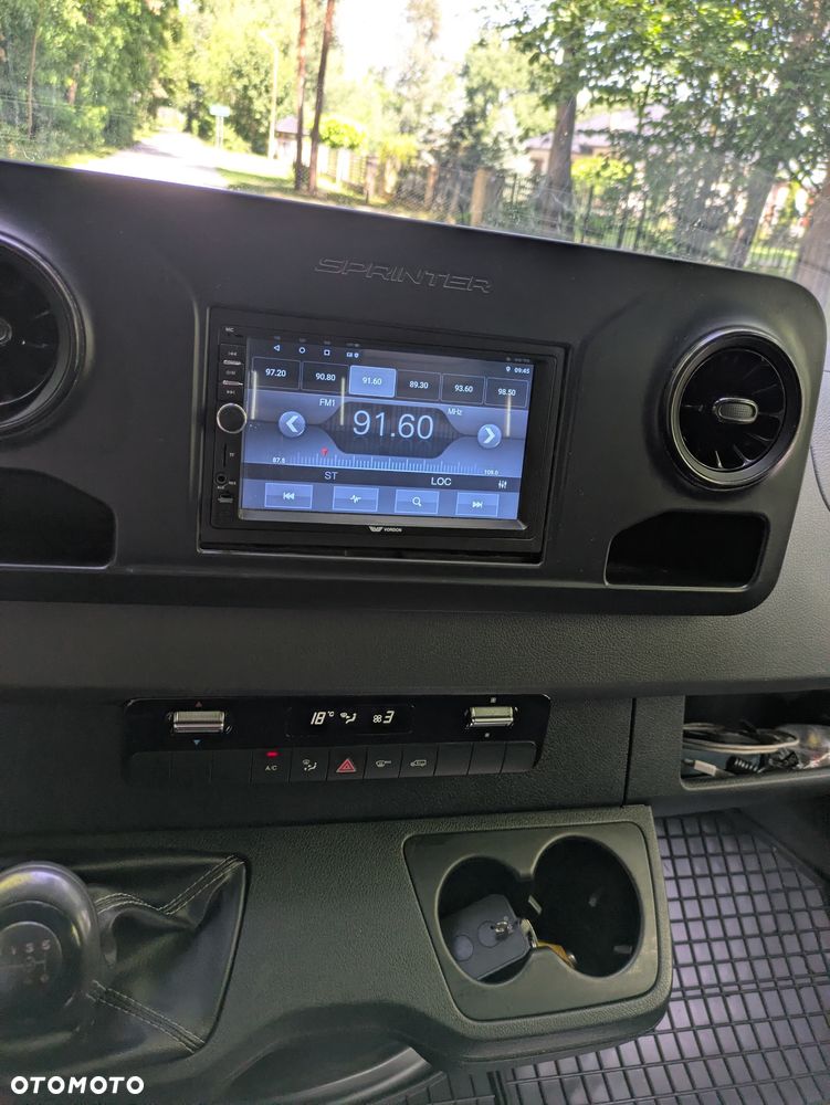 Mercedes-Benz Sprinter - 15