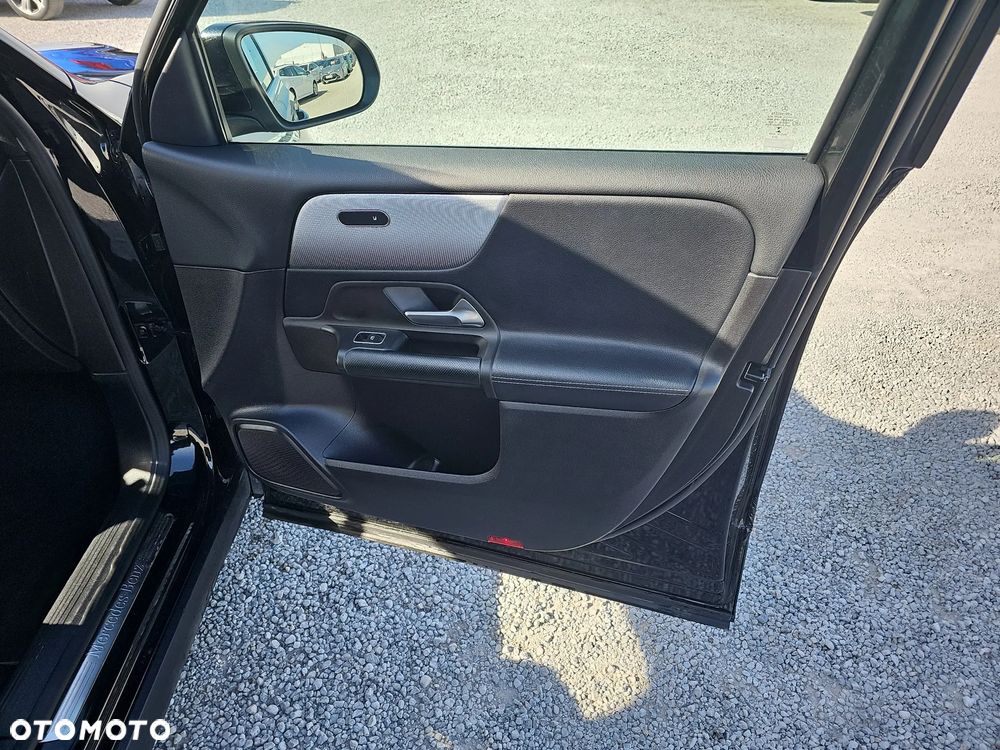 Mercedes-Benz GLB 200 Style 7G-DCT - 25