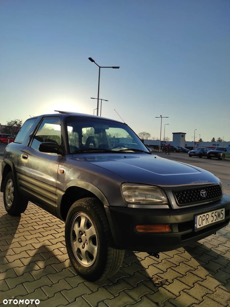 Toyota RAV4 2.0 - 4