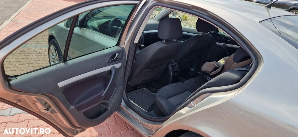 Skoda Octavia 1.4 MPI Ambiente - 20