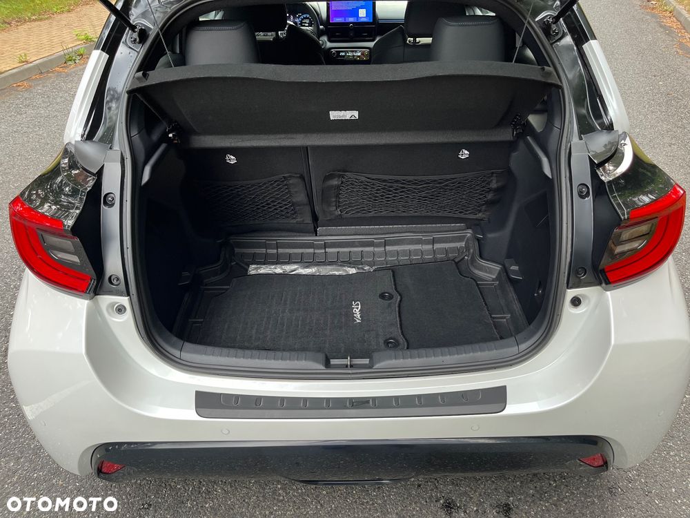 Toyota Yaris Hybrid 1.5 Executive - 12