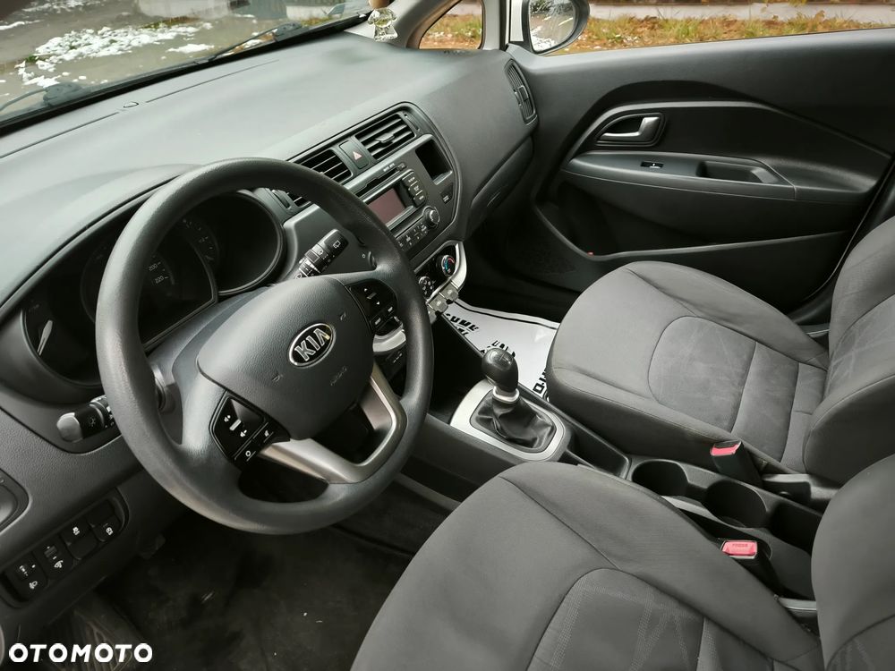 Kia Rio 1.1 CRDI Attract - 40