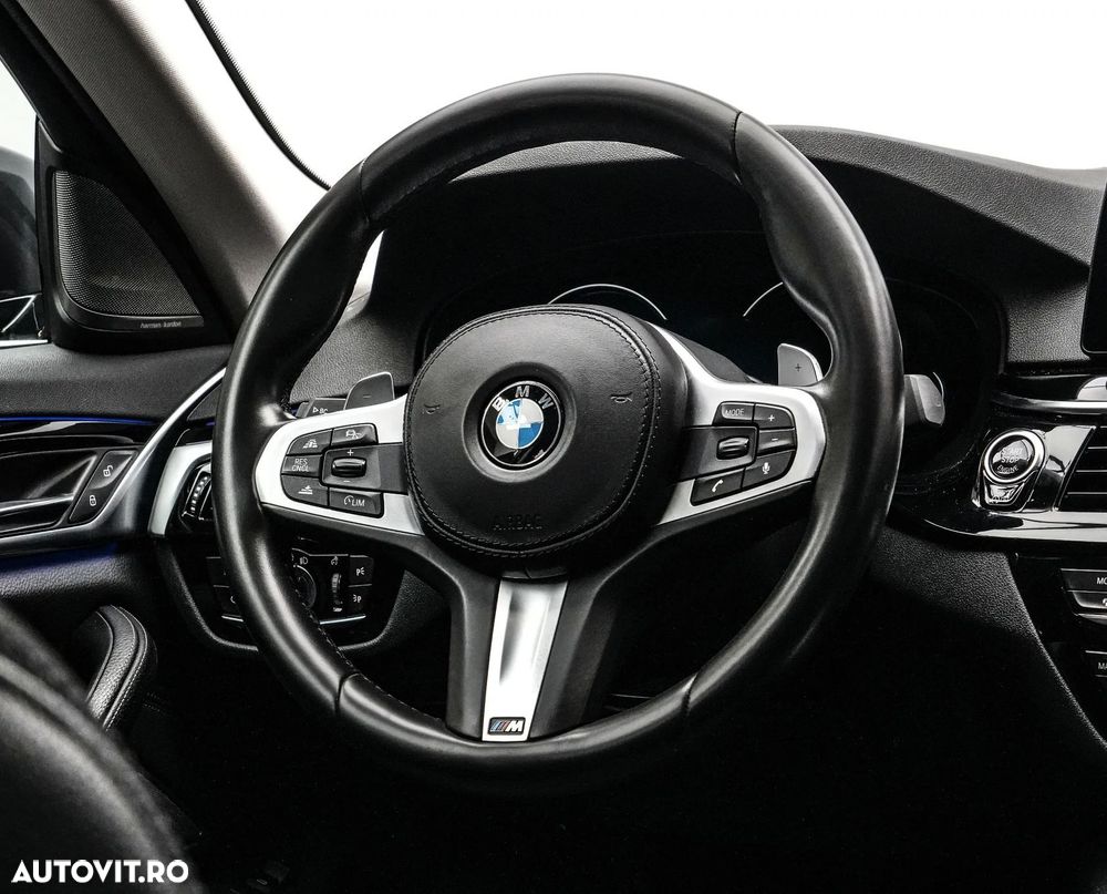 BMW Seria 5 520d xDrive AT - 18