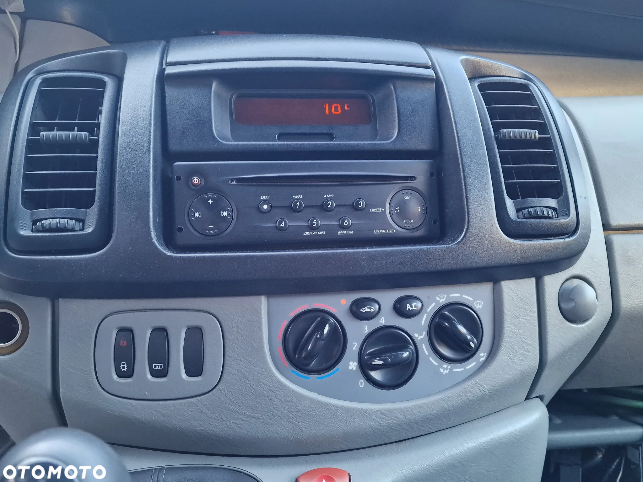 Renault Trafic - 19