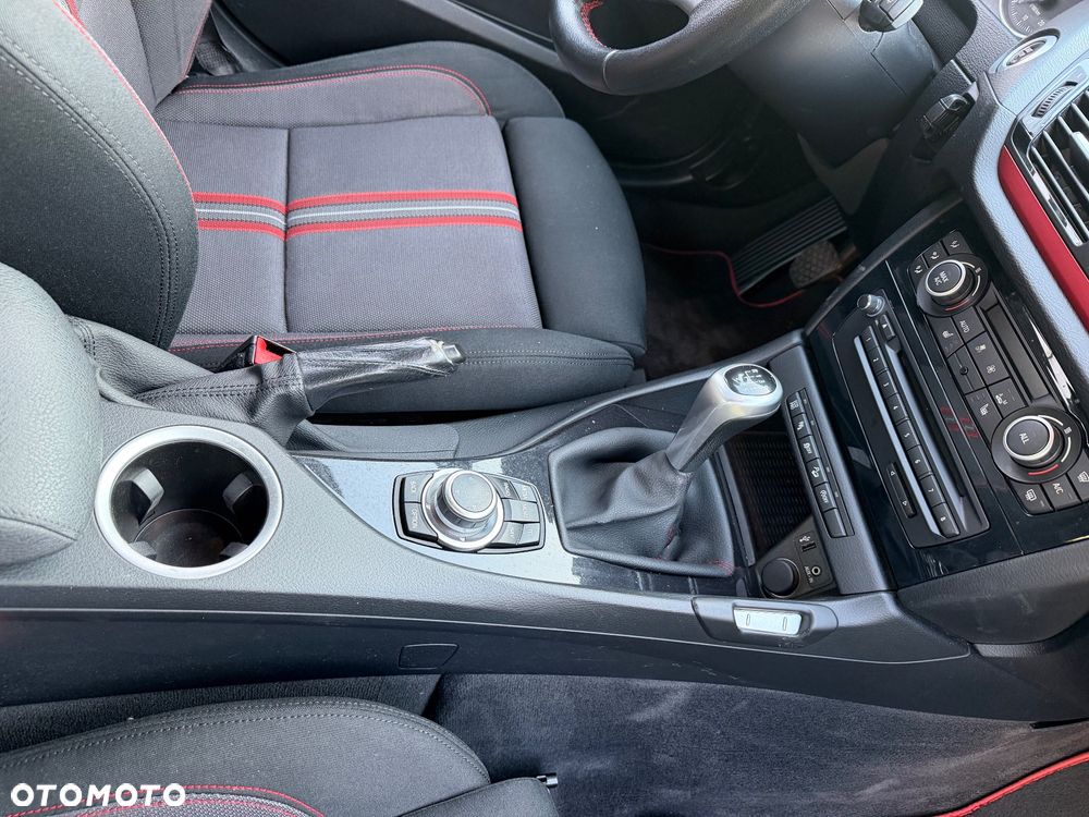BMW X1 xDrive18d xLine - 24