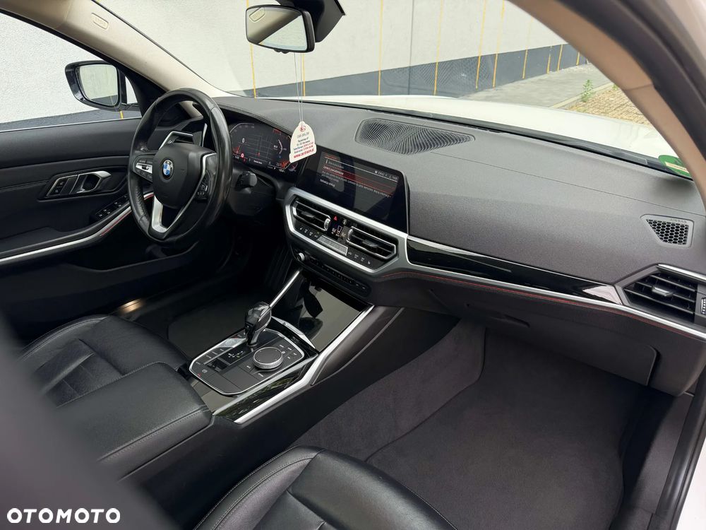 BMW Seria 3 320i Edition Luxury Line Purity - 14