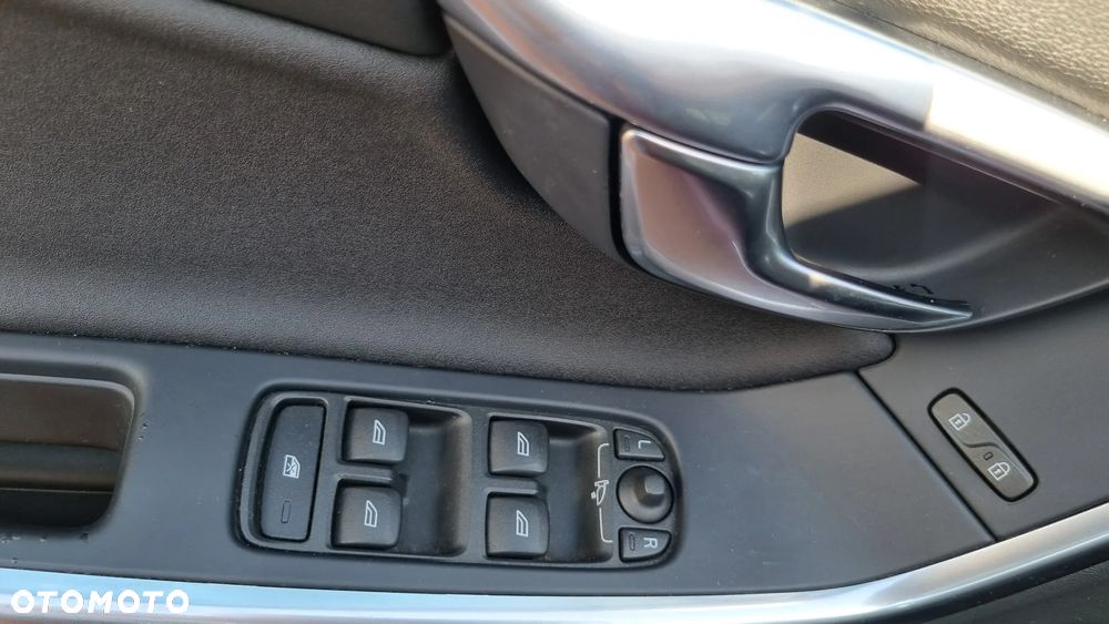 Volvo S60 D3 Geartronic Momentum - 17