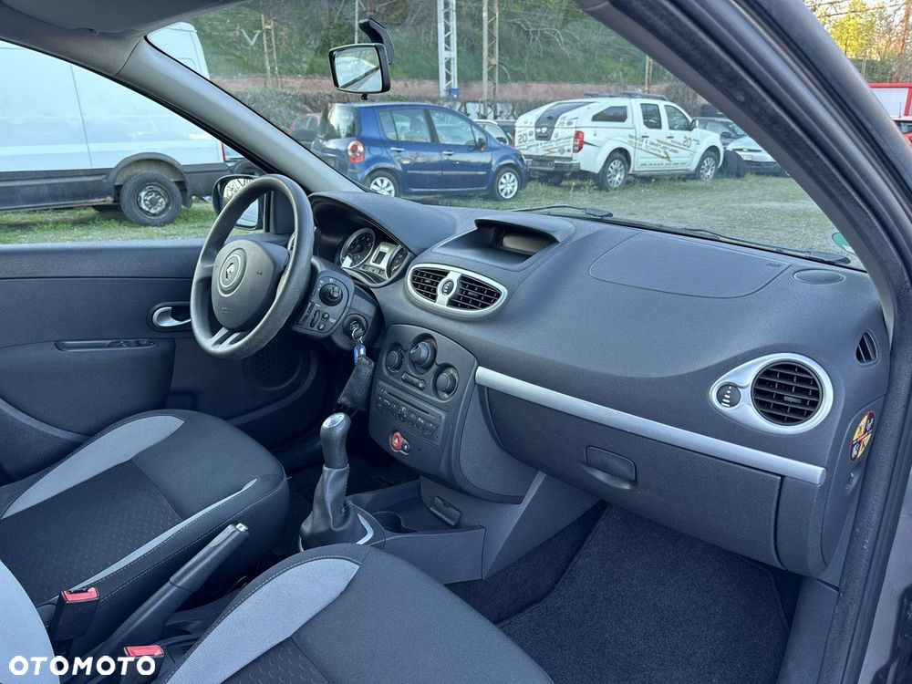 Renault Clio - 16