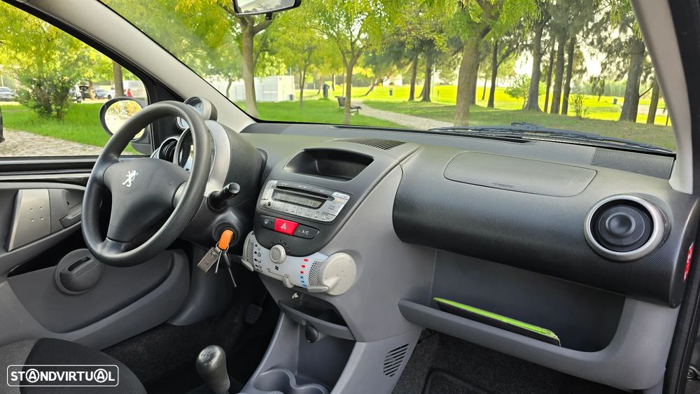 Peugeot 107 1.0 Urban - 35
