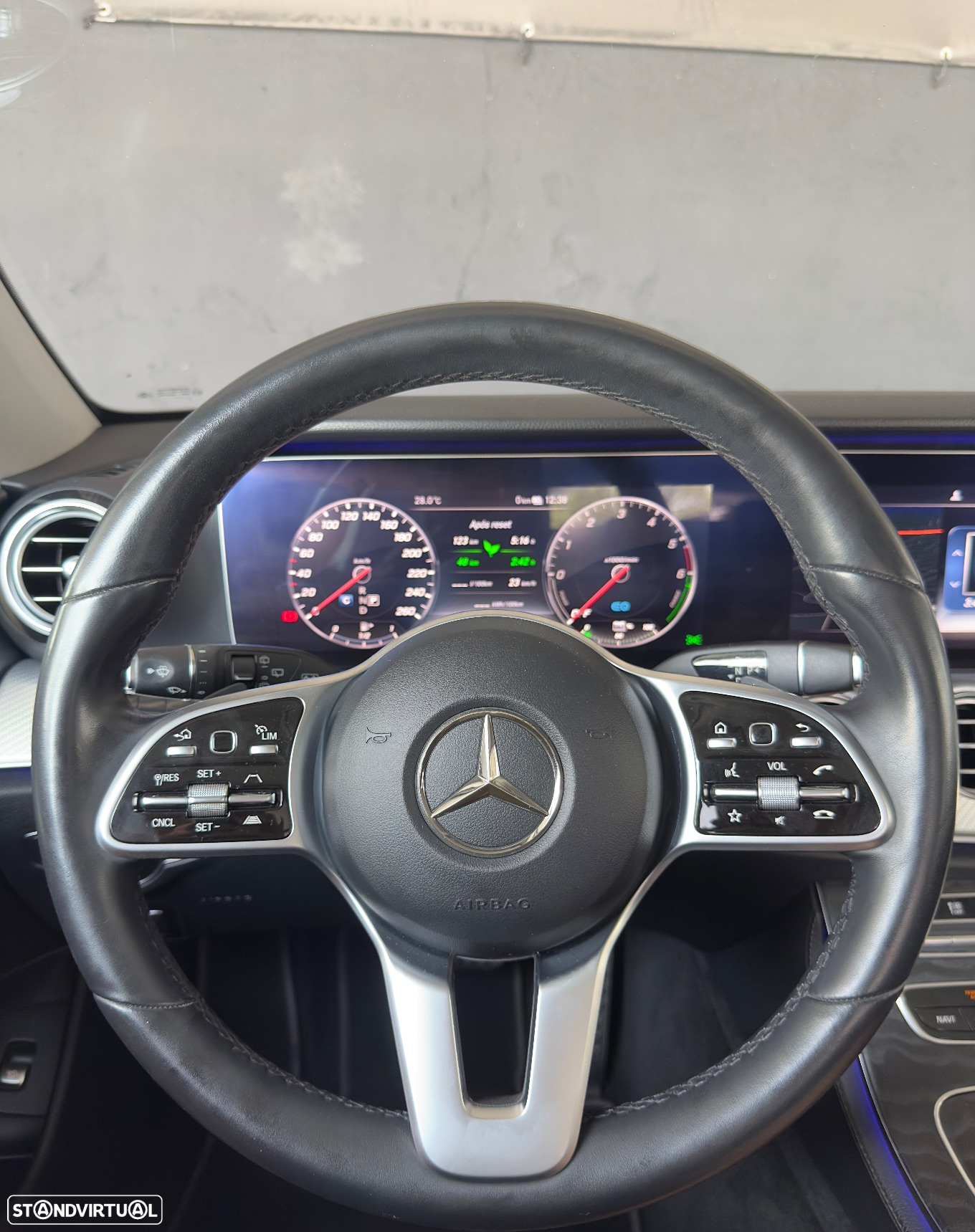 Mercedes-Benz E 300 de Avantgarde - 19