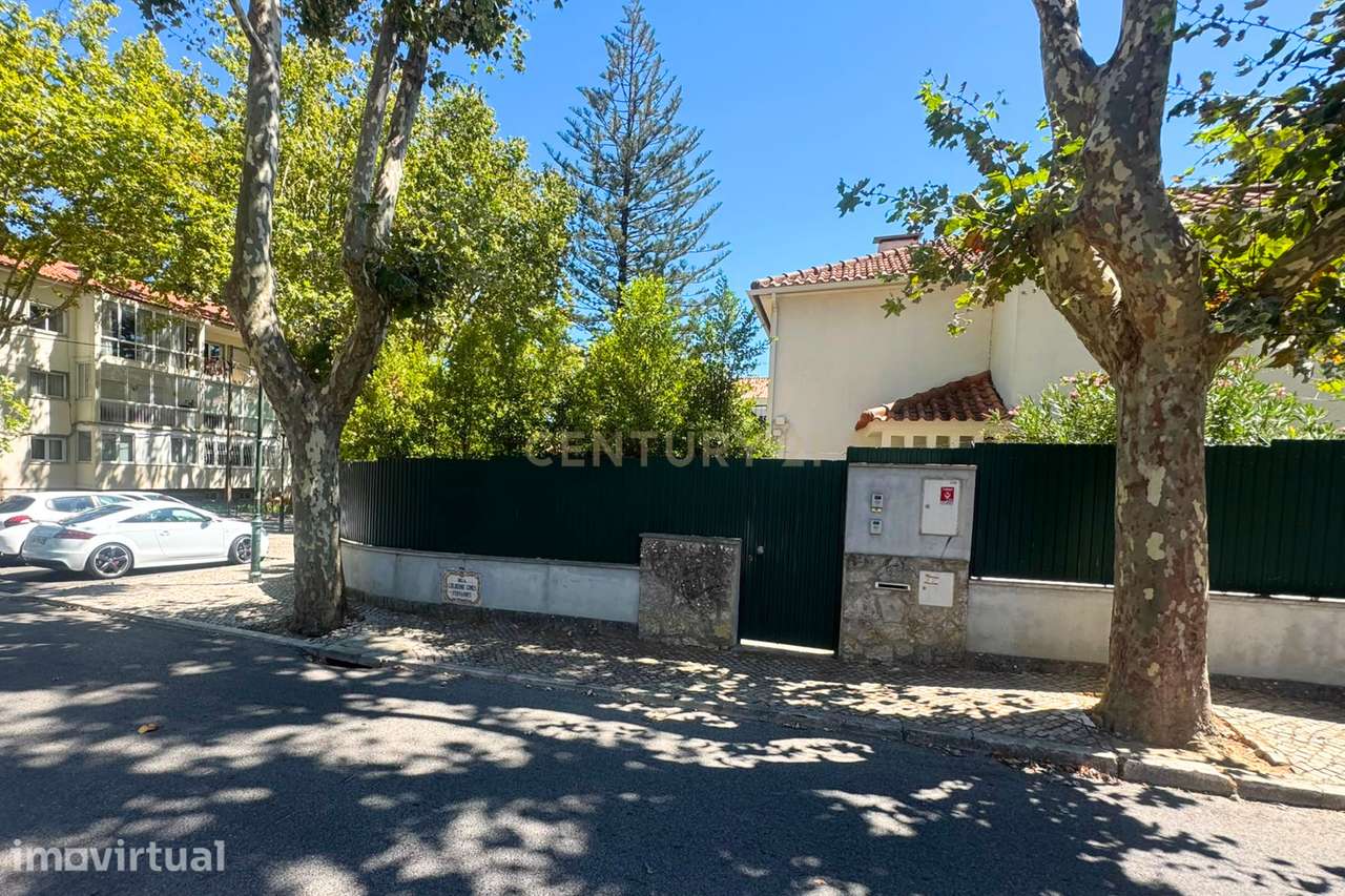 Duas Moradias T6 em Carcavelos, Cascais - Vista Cidade e Perto da Prai - Grande imagem: 4/24