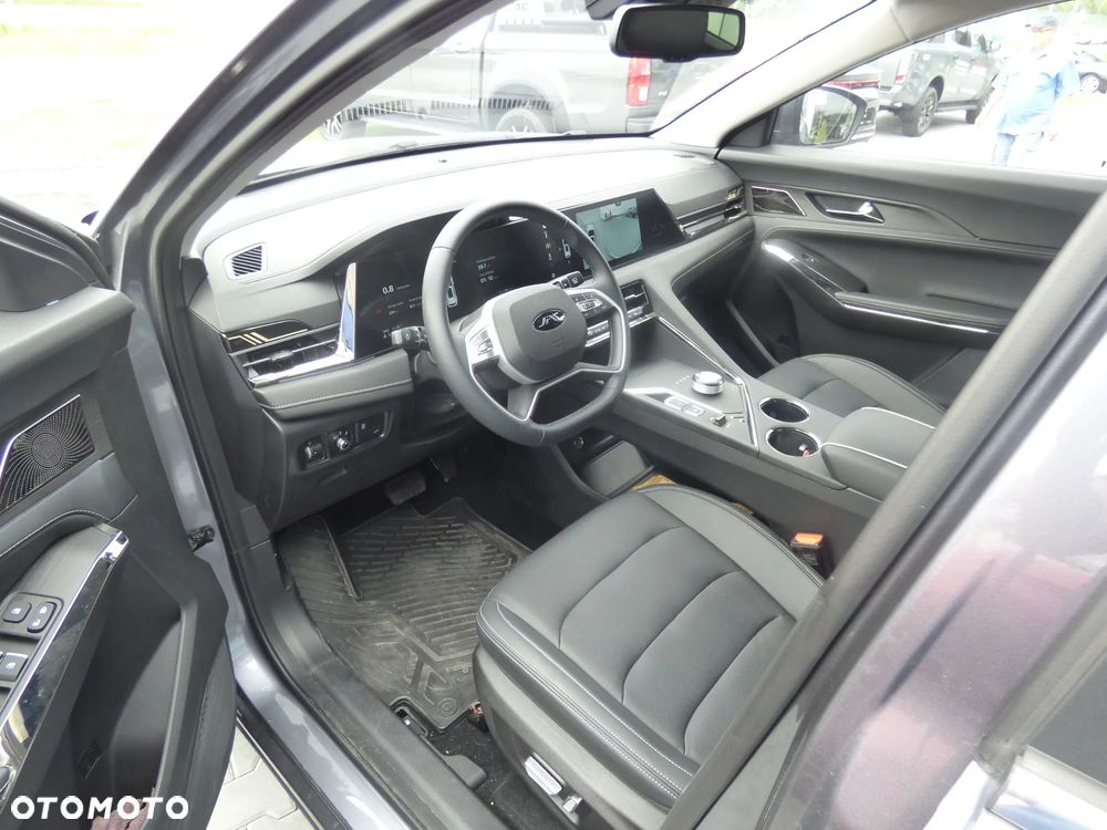 JAC JS8 - 12