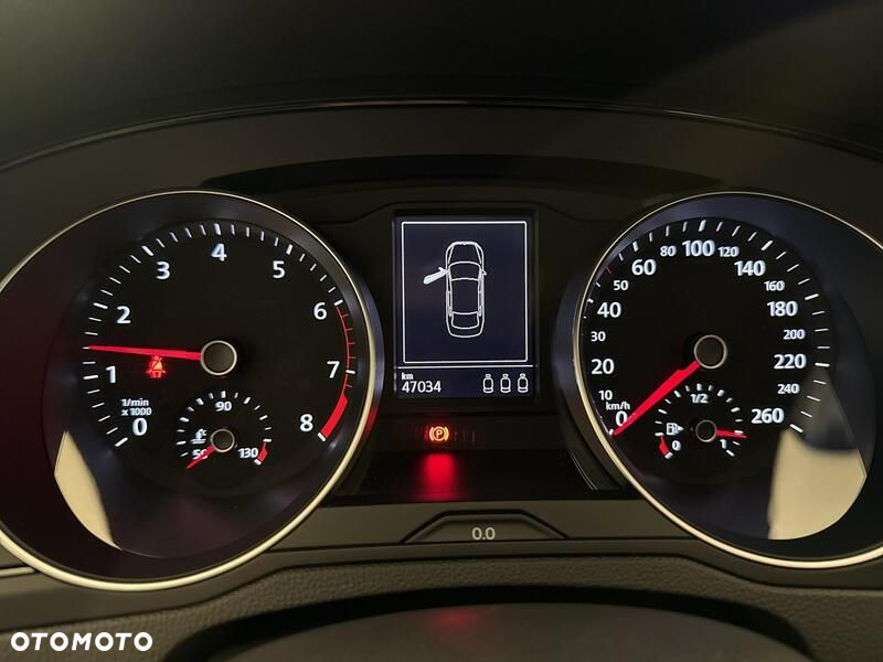 Volkswagen Passat - 14