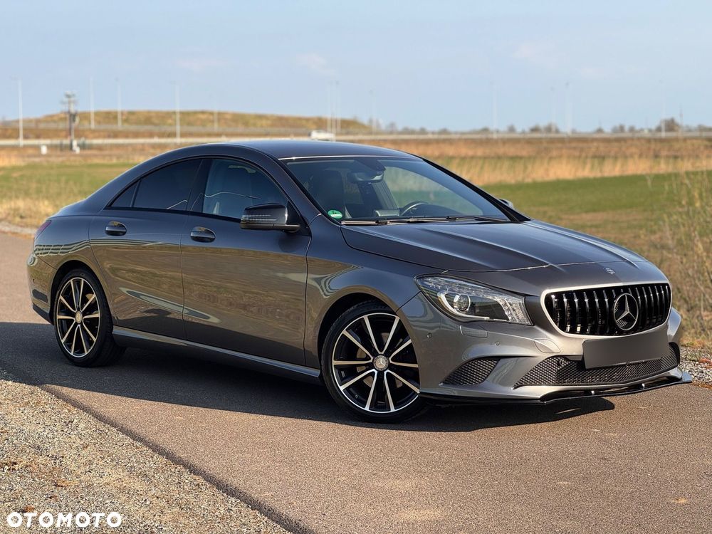 Mercedes-Benz CLA 200 7G-DCT Urban - 9
